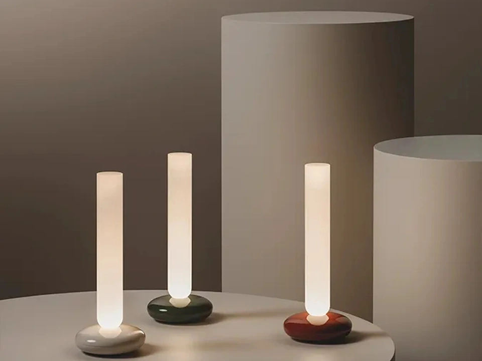 Alba table lamp by Vibia