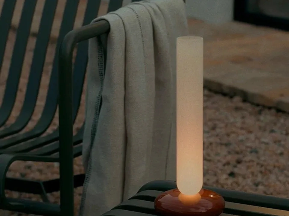 Alba table lamp by Vibia