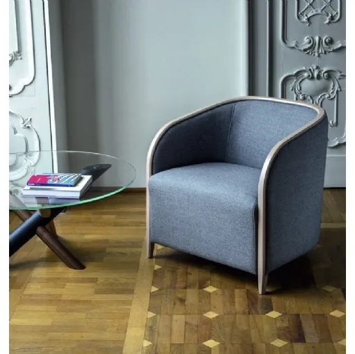 Bross Italia's 1600 Brig armchair.