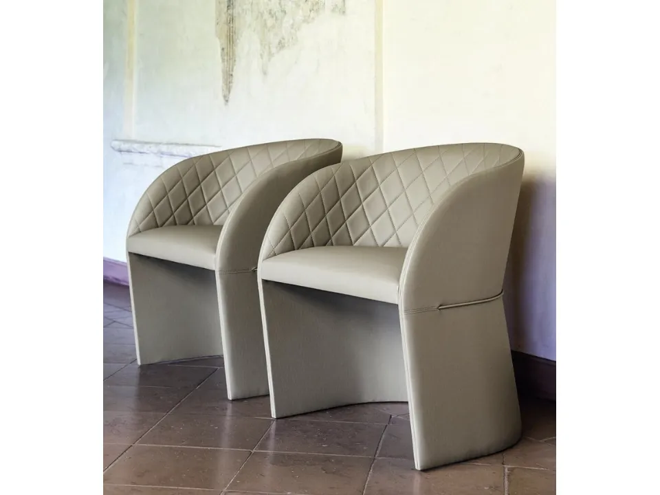 Hug 1649 armchair by Bross Italia.