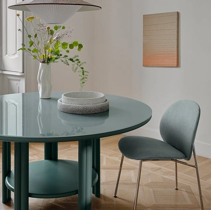 Anam round table by Saba