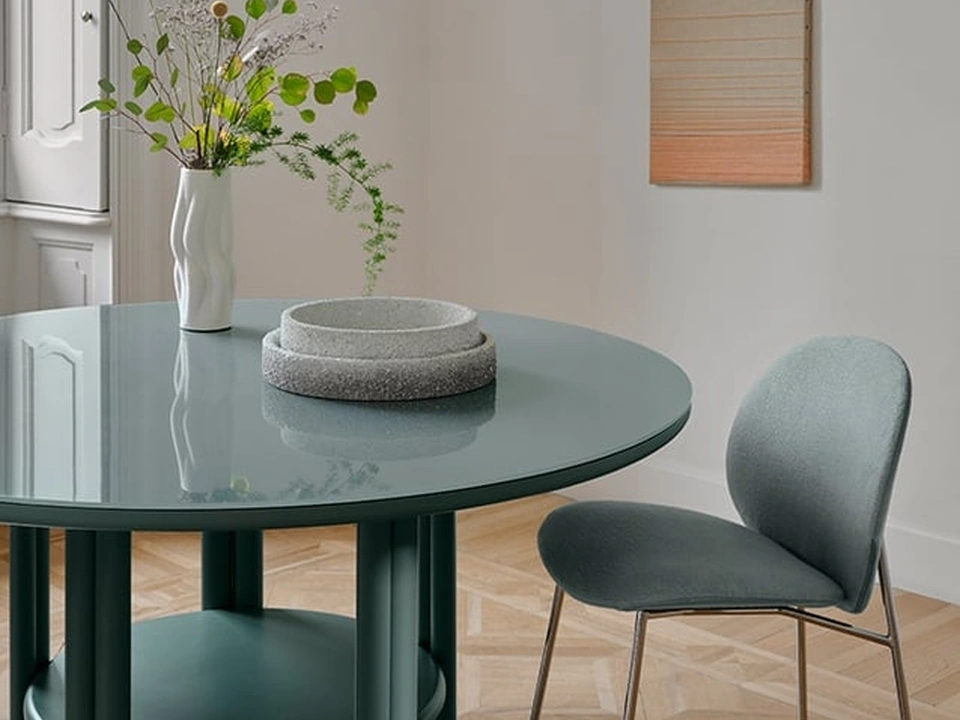 Anam round table by Saba