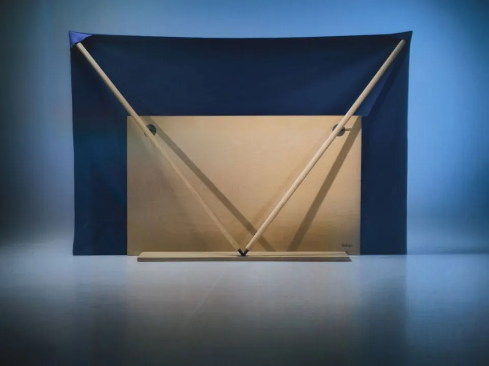 Backdrop bed with wooden headboard and Bolzan Letti fabric