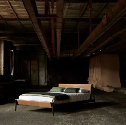 Double bed Jack in leather by Bolzan Letti