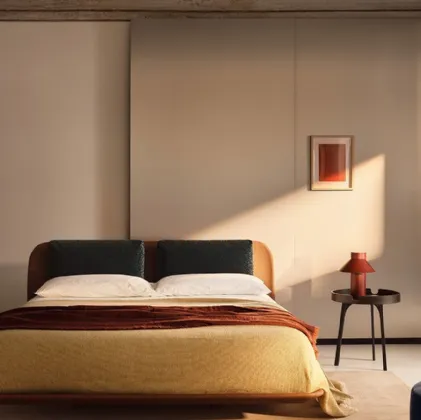 Leather bed Tata by Bolzan Letti.