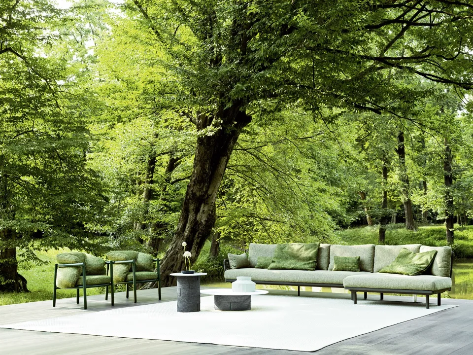 Outdoor lounge set Allegra in aluminum and Varaschin fabric.