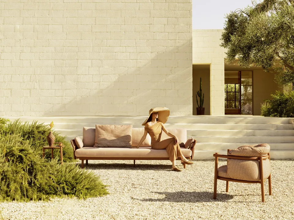 Outdoor lounge set Allegra in aluminum and Varaschin fabric.