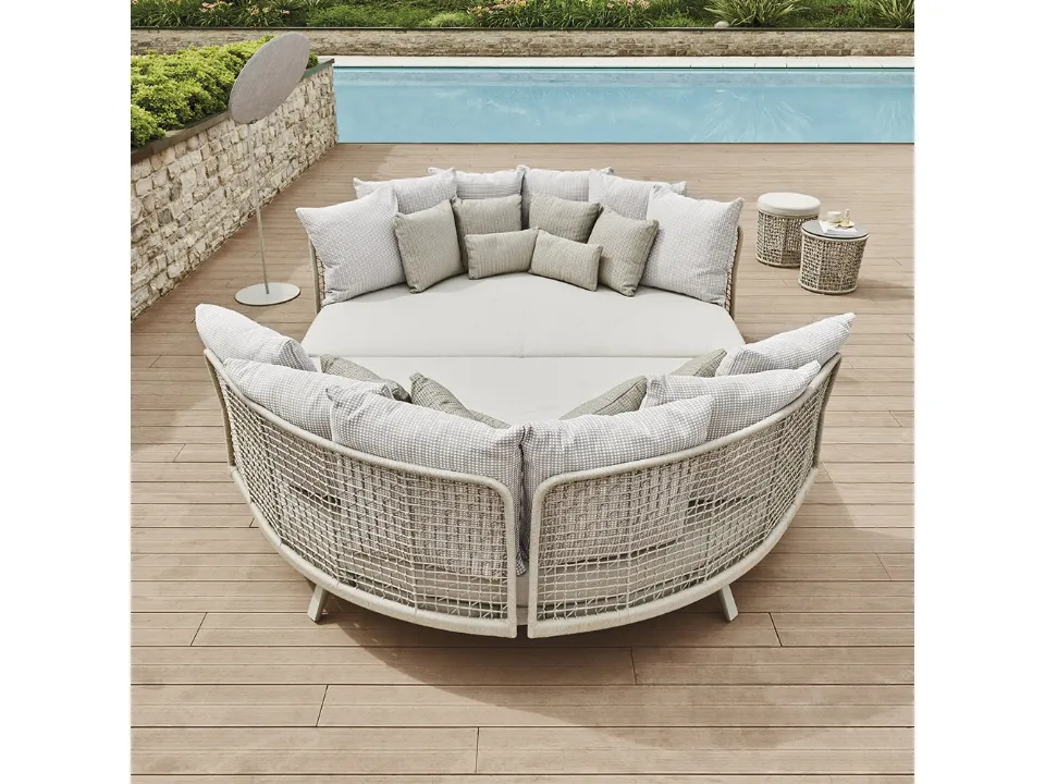 Emma Daybed Compact sofa in woven fiber by Varaschin.
