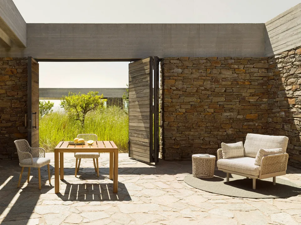 Iroko Gianna table by Varaschin.