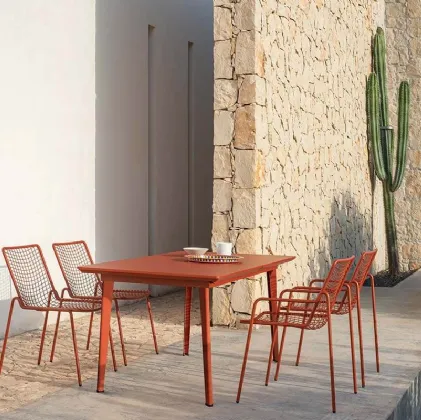 Plus 4 extendable steel table by Emu