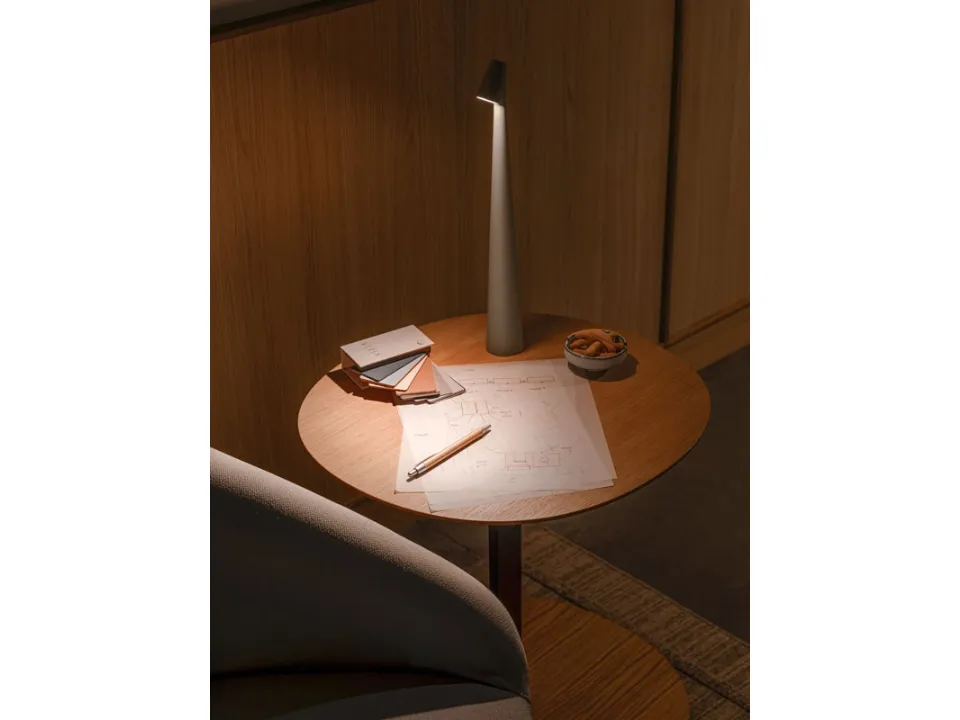 Africa table lamp by Vibia