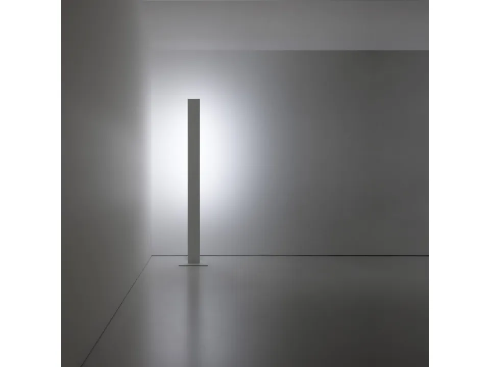 Movie floor lamp by Davide Groppi