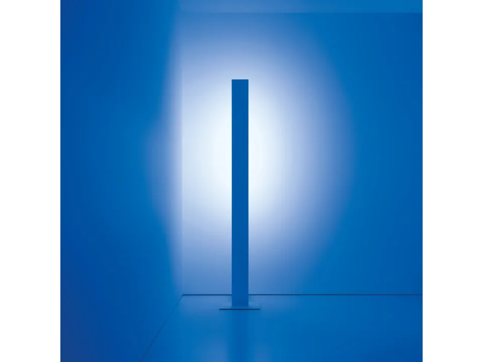 Movie floor lamp by Davide Groppi