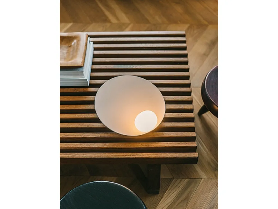 Musa table lamp by Vibia.