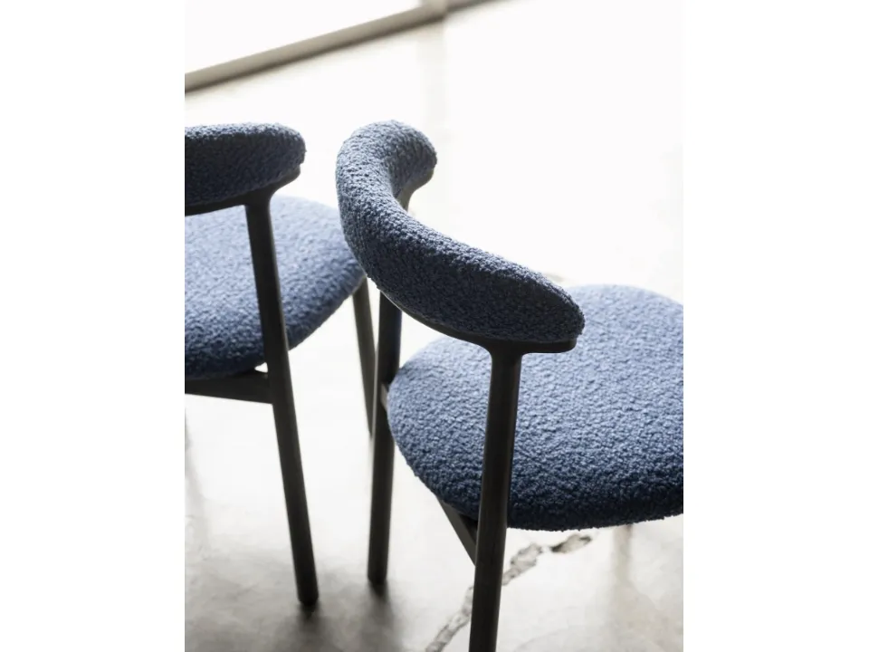 Lindy 1830 padded chair by Bross Italia.