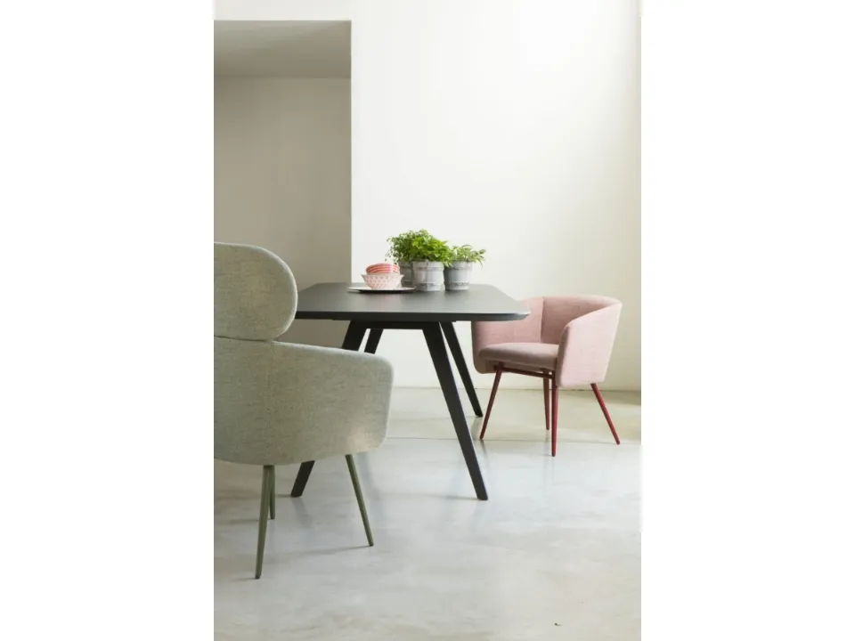 Aky Contract 4 Met Table by TrabA'