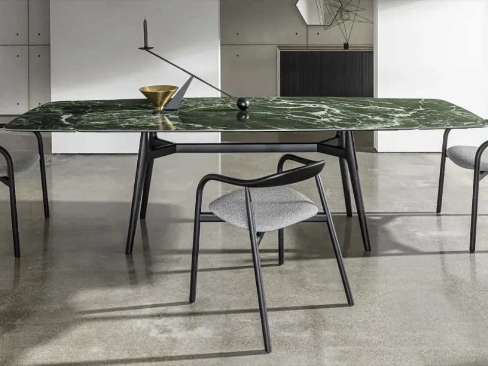 Extendable Lewood-shaped table by Sovet.