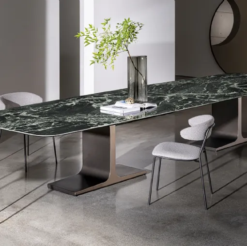 Sovet's Palace Maxi table.