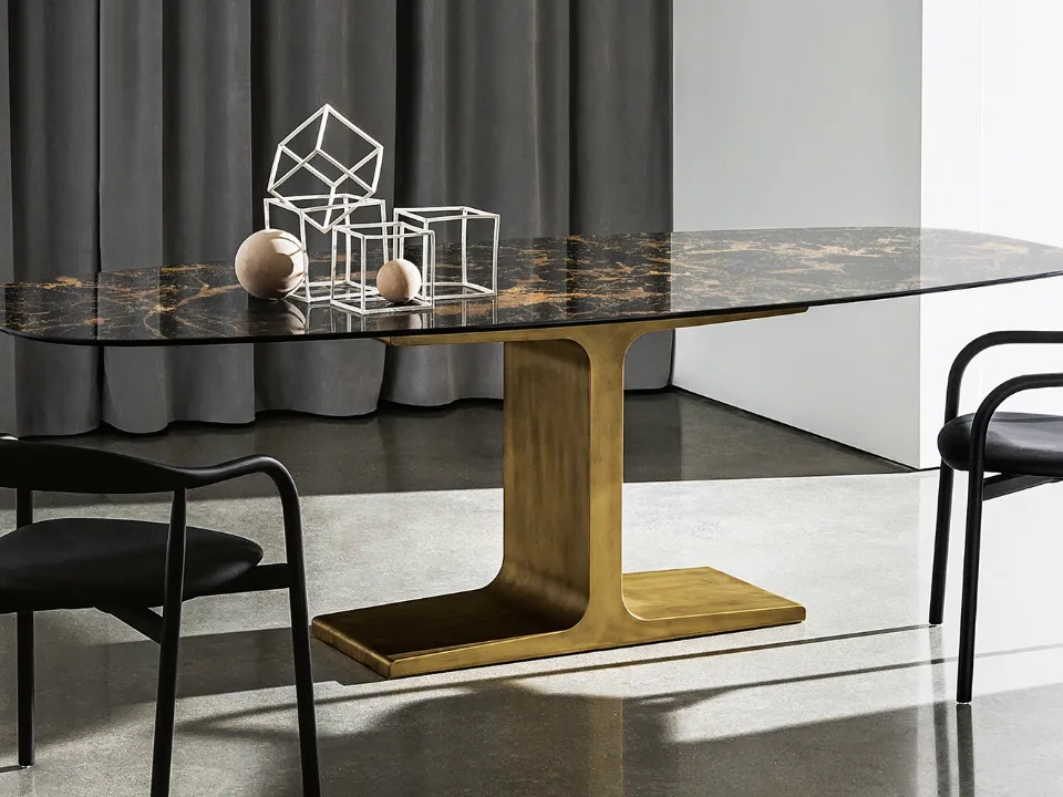 Sovet's Palace shaped table