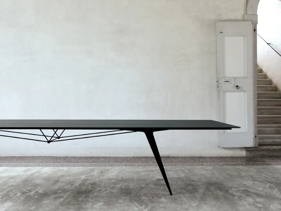 Table T12 configuration 01 with eco-touch basalt HPL top and Extendo steel frame