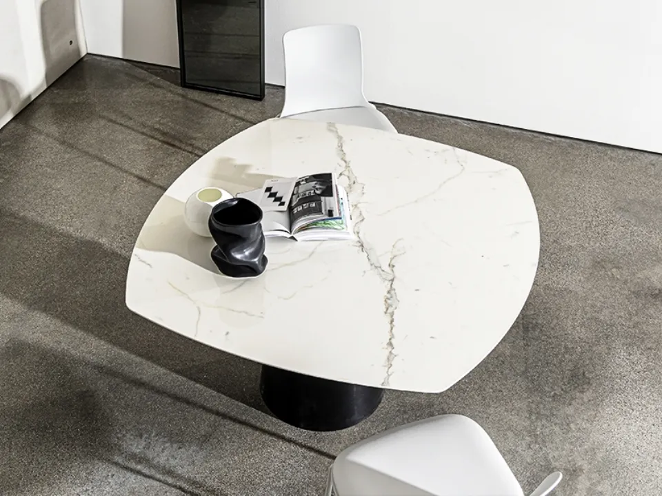 Extensible Totem table by Sovet