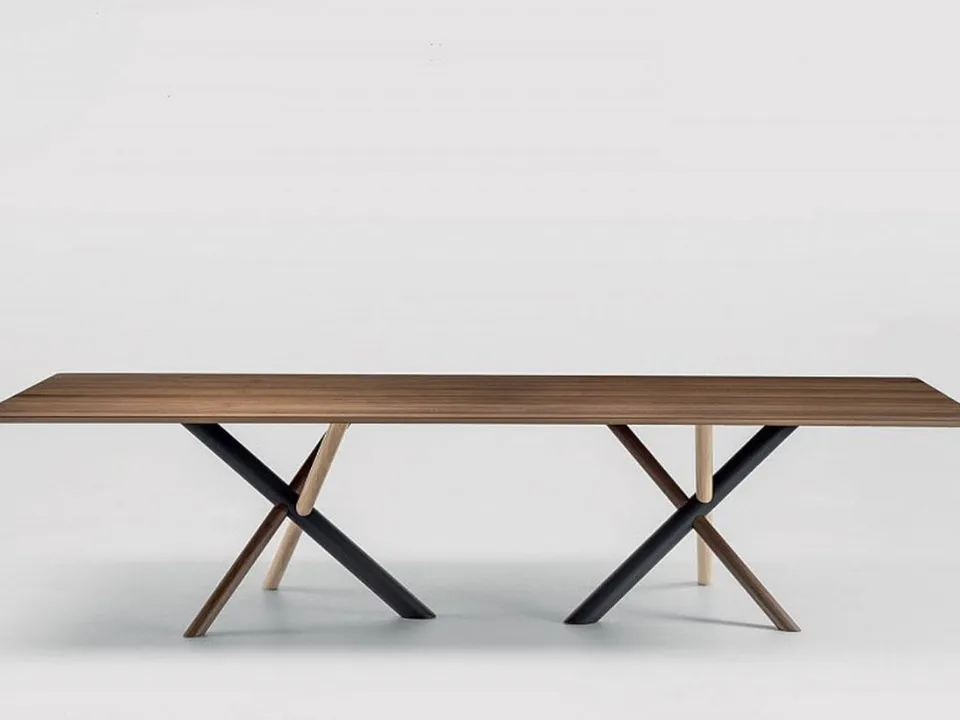 Table W 3140 in wood by Bross Italia.