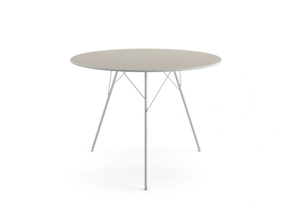 Leaf round table by Arper